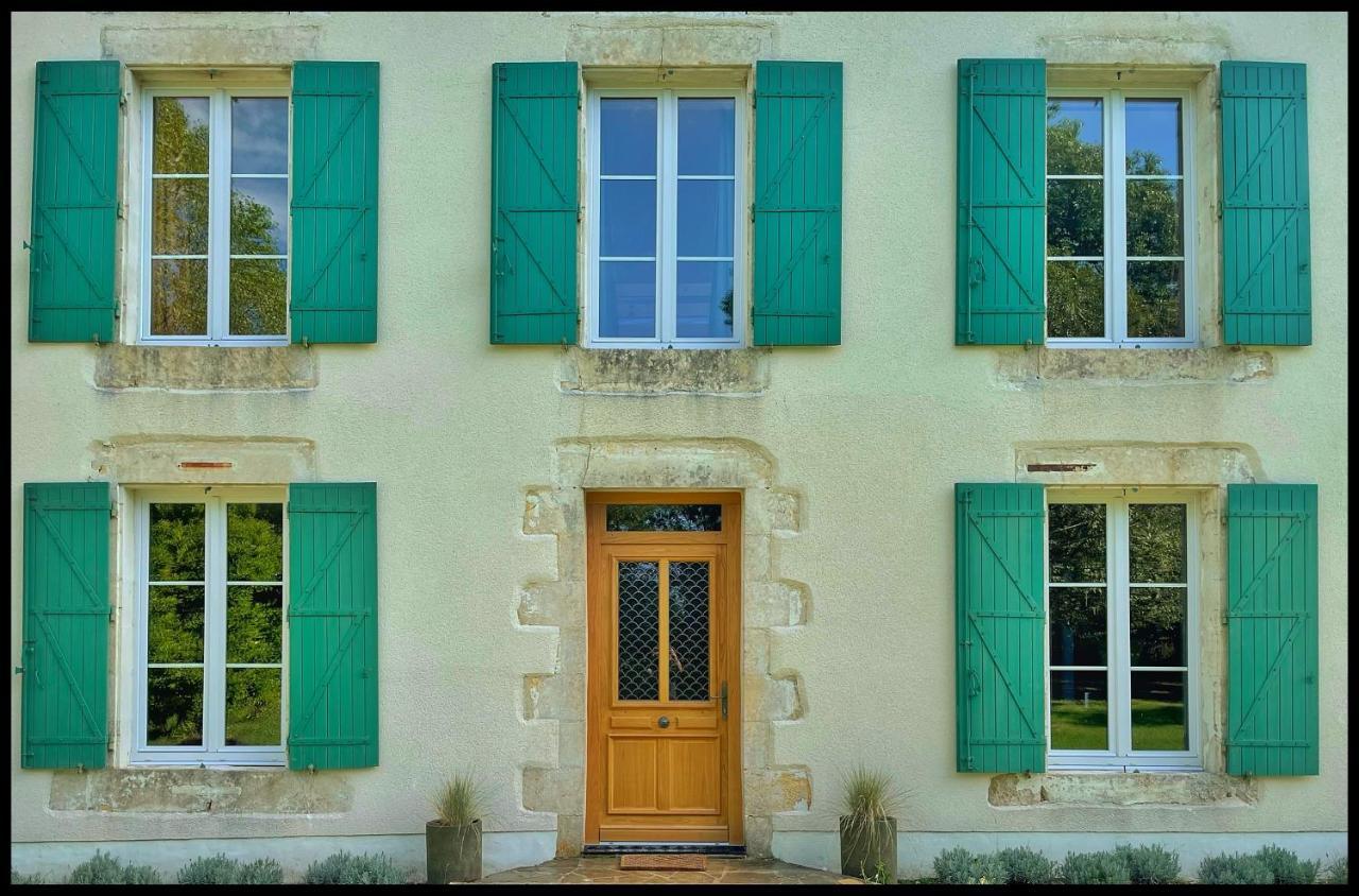 Les Maisons Du Bonheur Bed and Breakfast Château-Garnier Exteriör bild