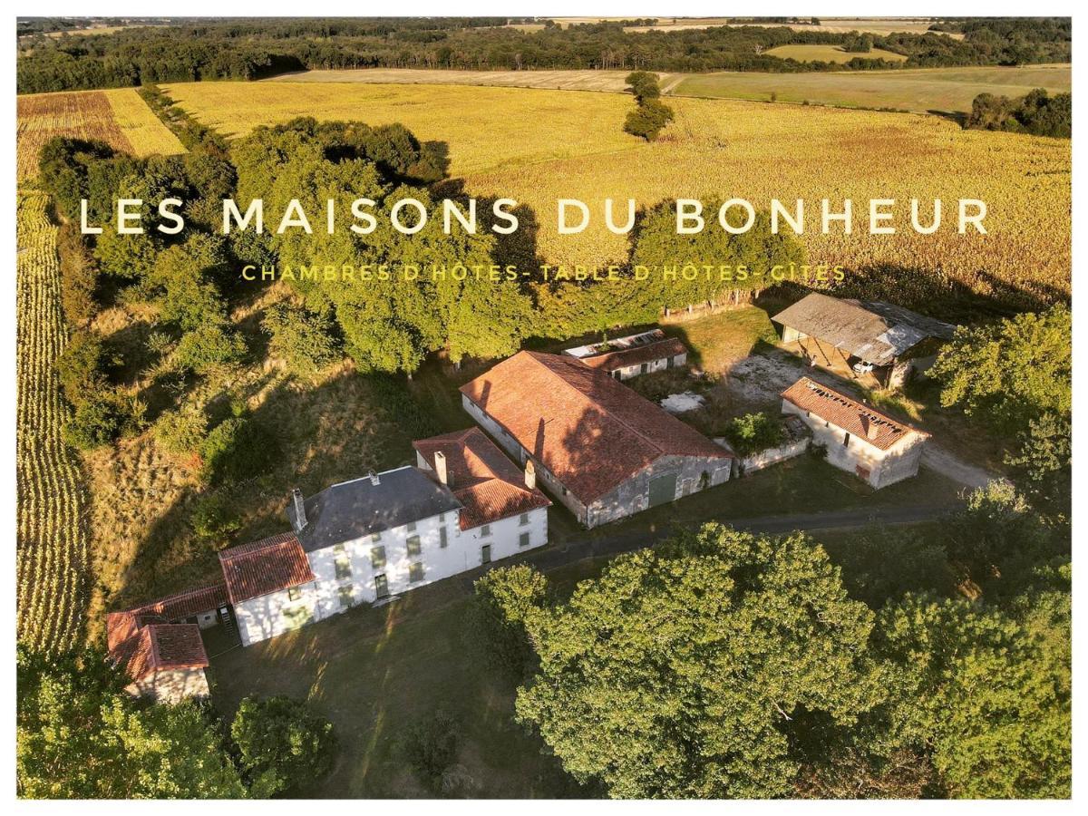 Les Maisons Du Bonheur Bed and Breakfast Château-Garnier Exteriör bild