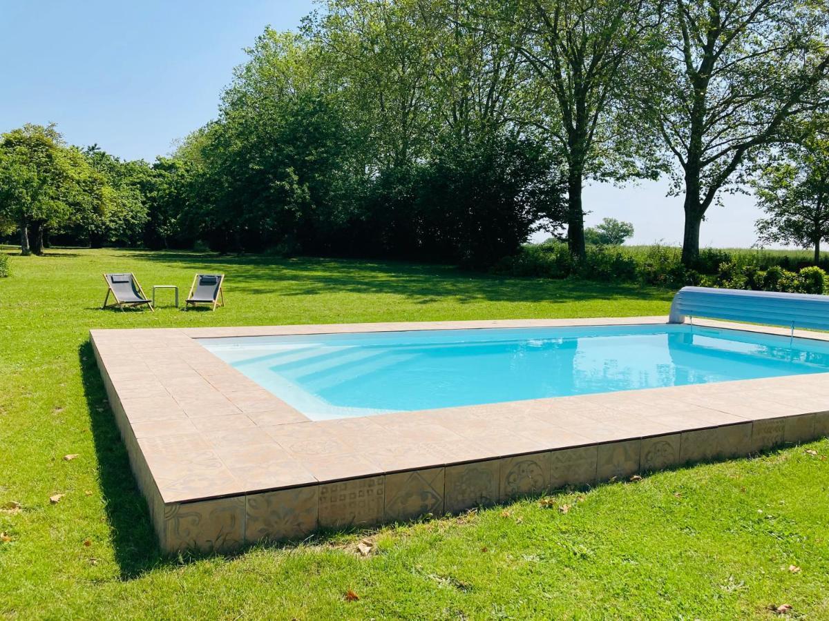 Les Maisons Du Bonheur Bed and Breakfast Château-Garnier Exteriör bild